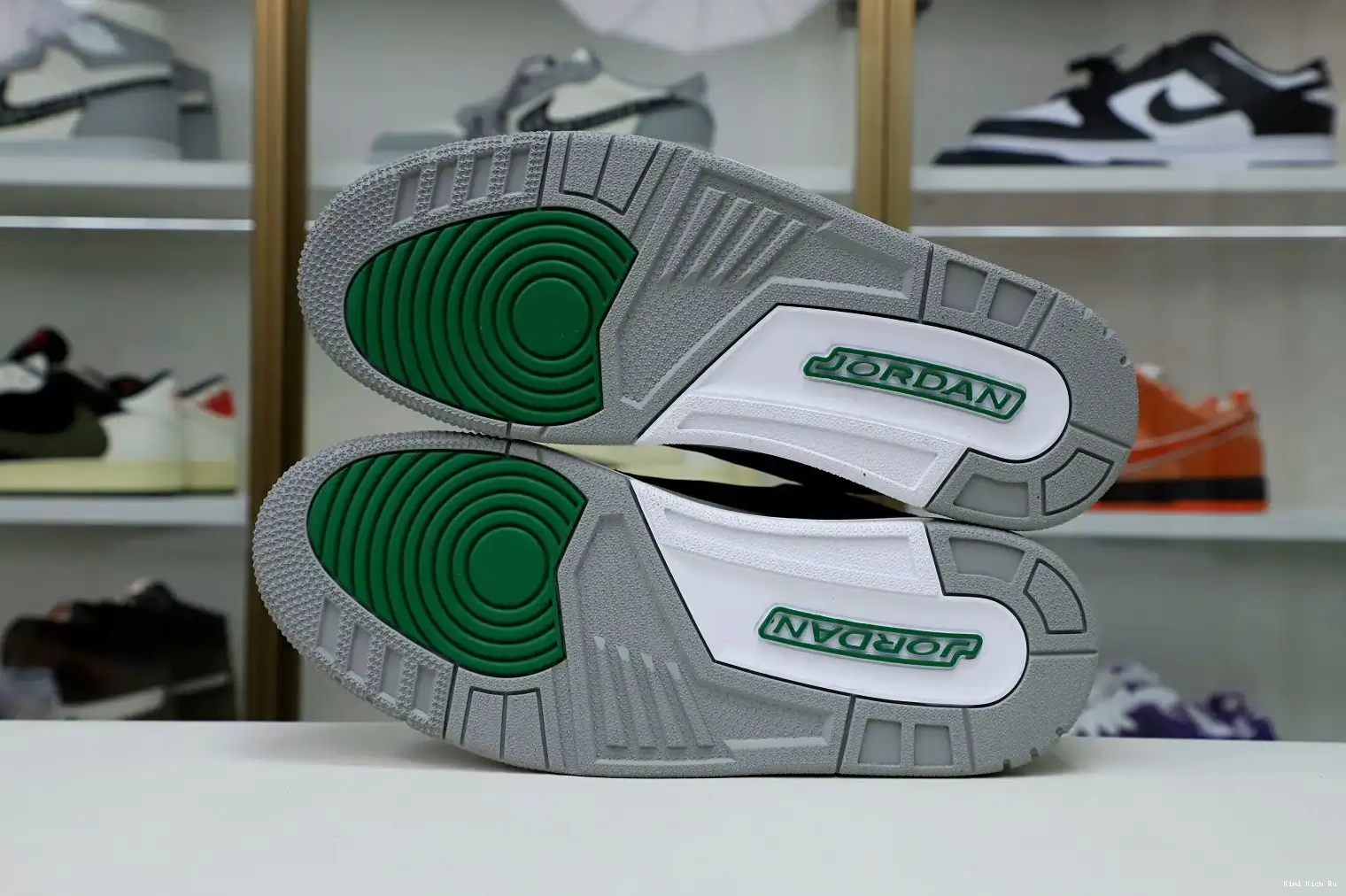 Kimikick PINE JORDAN 3 GREEN AIR 0821